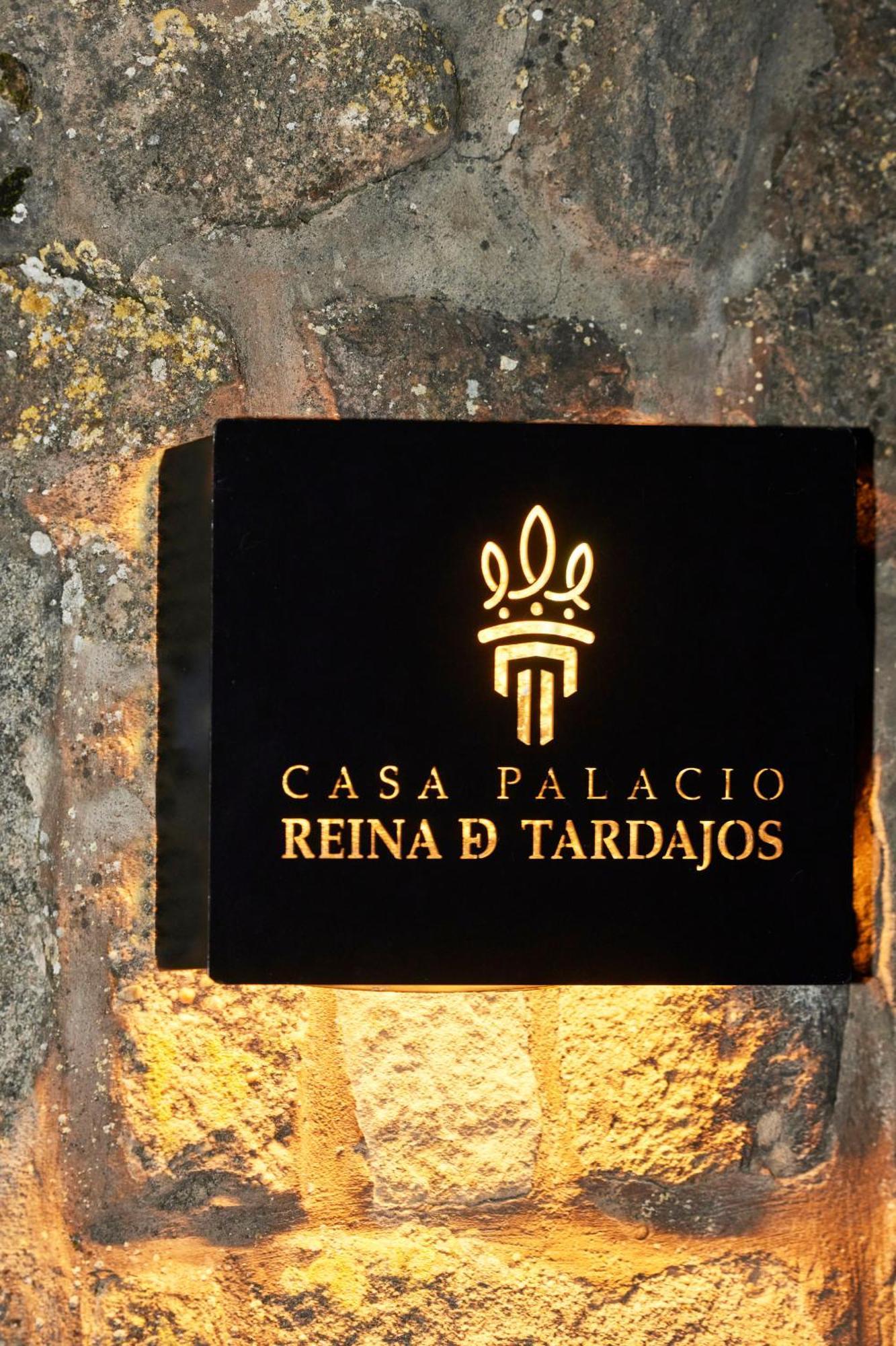 Casa Palacio Reina De Tardajos ビヌエサ エクステリア 写真