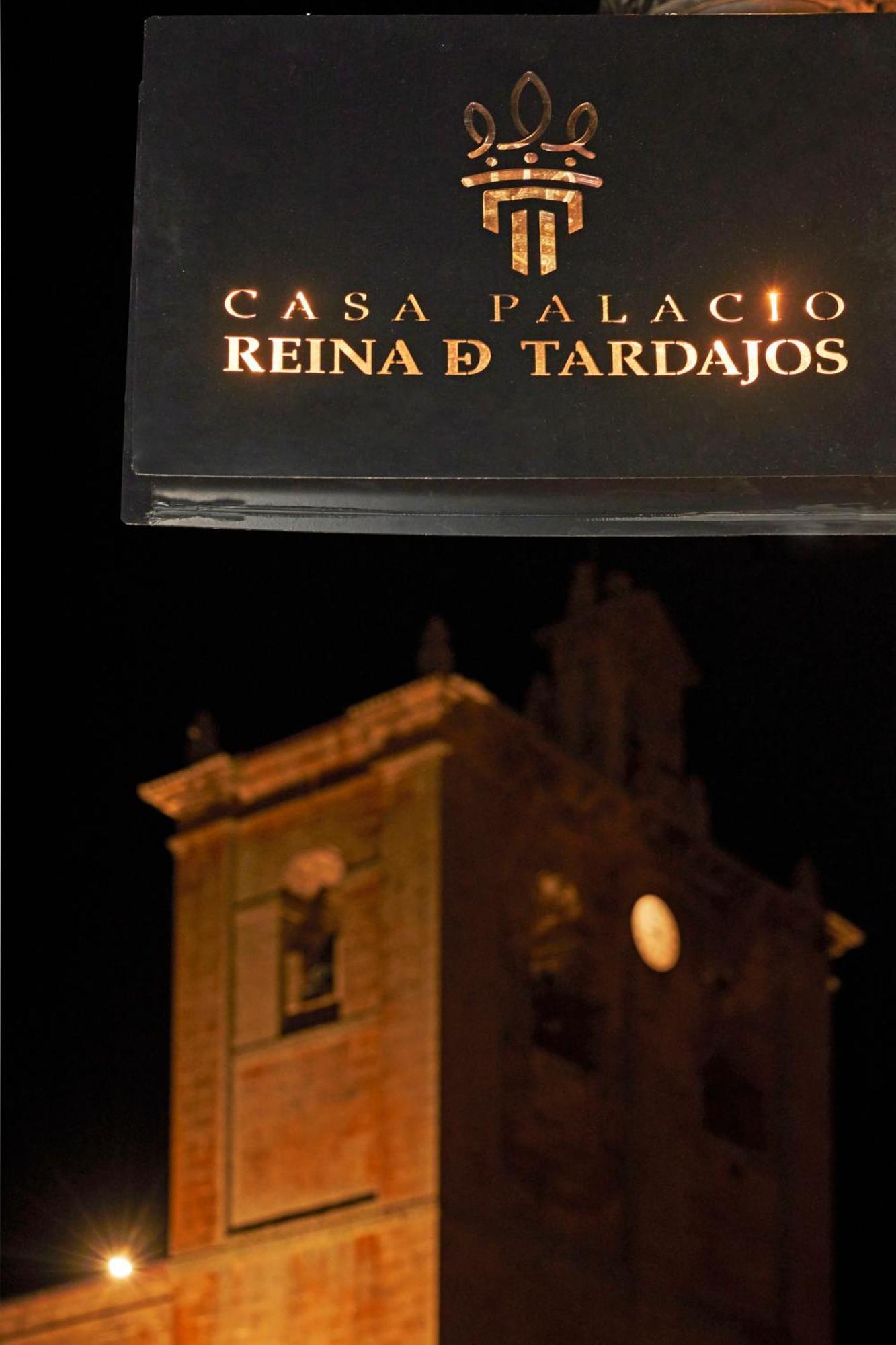 Casa Palacio Reina De Tardajos ビヌエサ エクステリア 写真