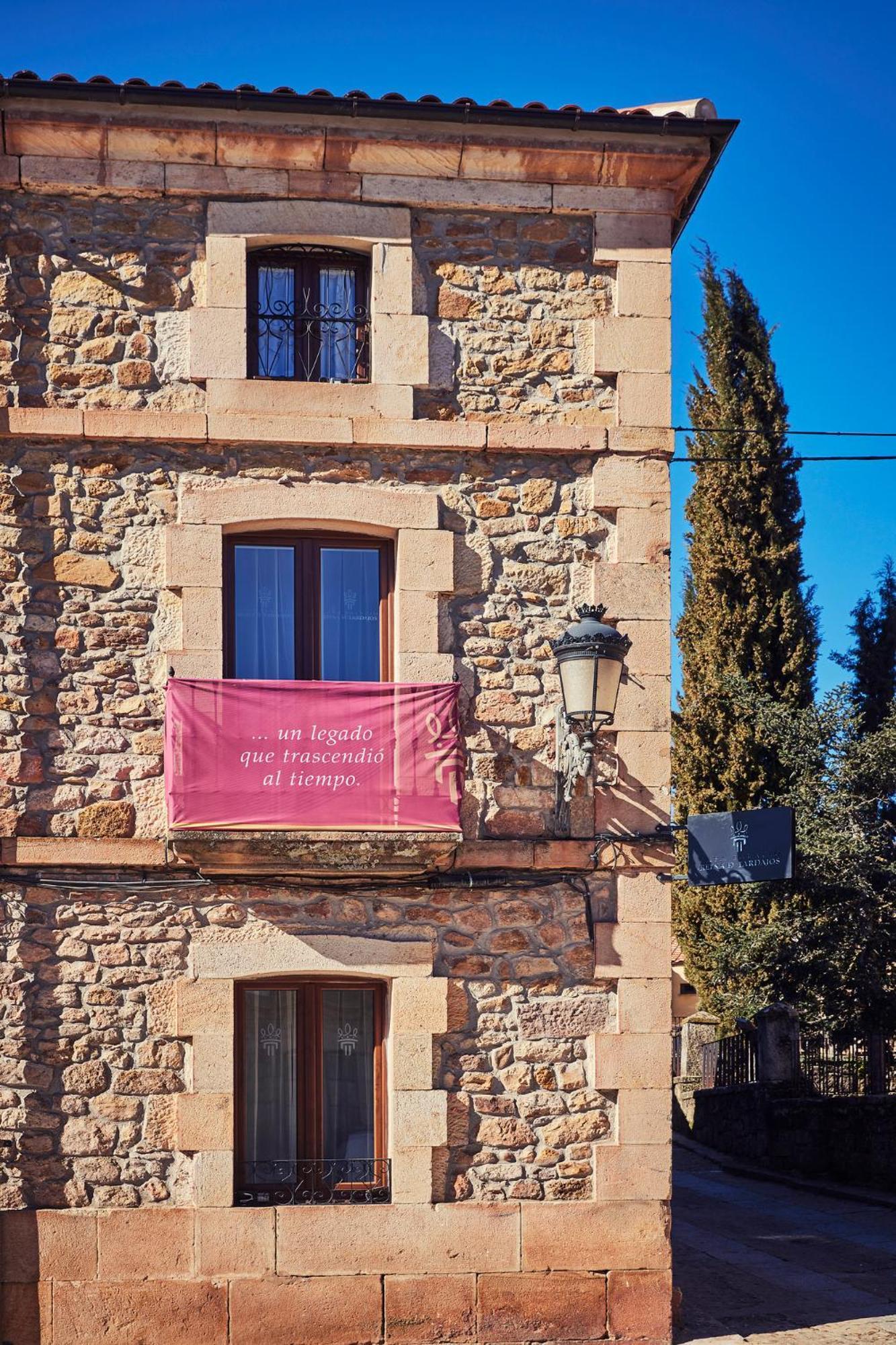 Casa Palacio Reina De Tardajos ビヌエサ エクステリア 写真